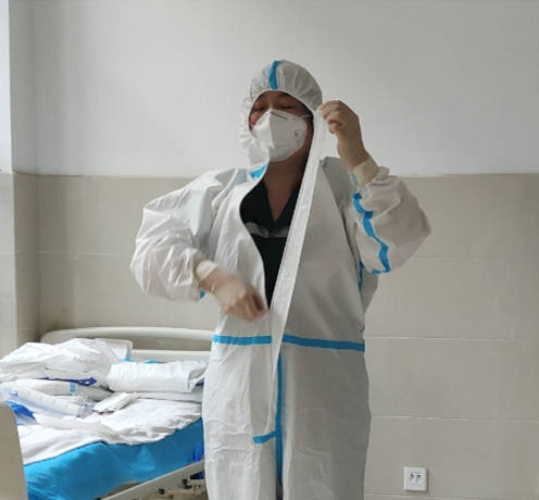曹縣中醫(yī)院急診科開展“穿脫防護(hù)服”技能考核，筑牢醫(yī)護(hù)人員防護(hù)安全線